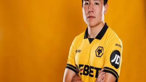 印尼超劲旅豪取双冠，连战连捷！揭秘低迷主队如何赢得全球瞩目！